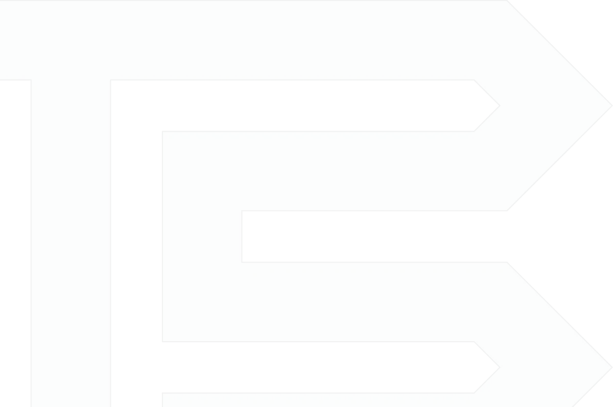 Ilustracja trzech poziomych, jasnoszarych strzałek skierowanych w prawo na czarnym tle